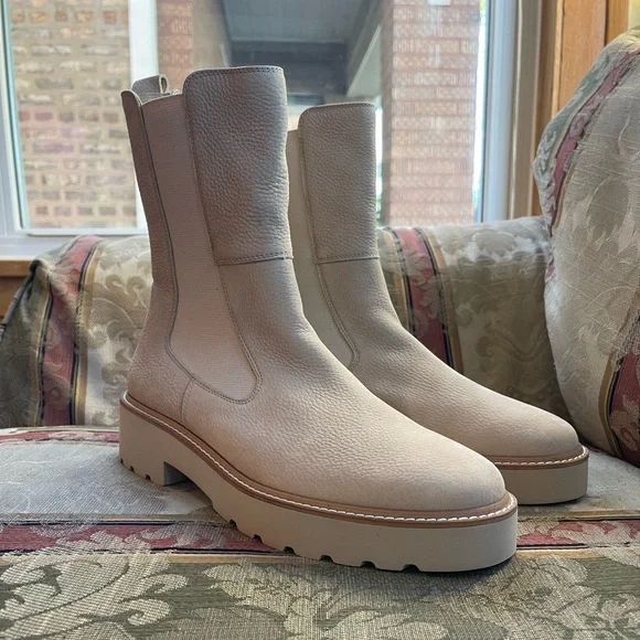 Paul Green Women Chelsea Bootie. Size 7 UK= 9 US Women N14-01